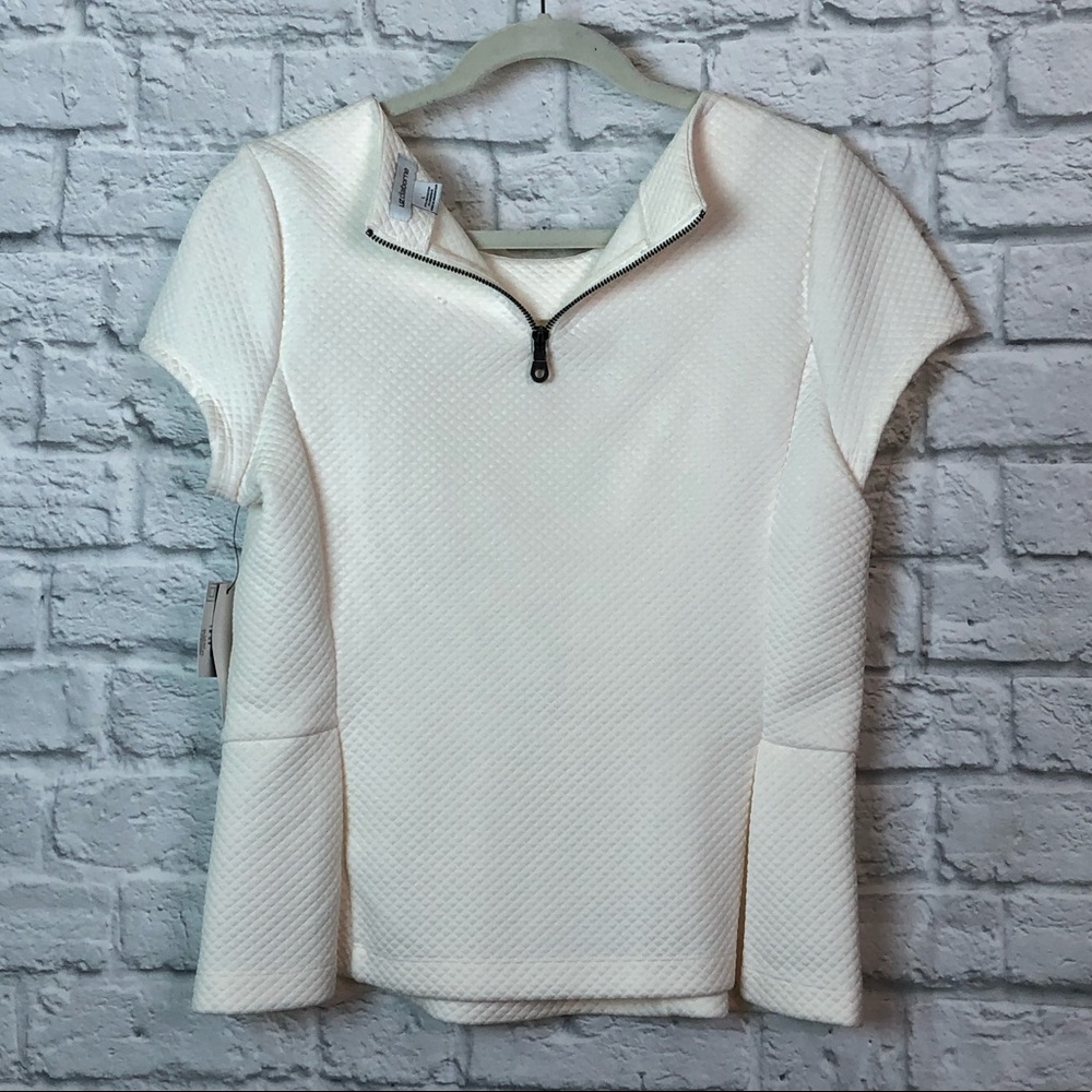 NWT Liz Claiborne large cream peplum top - Picture 3 of 3